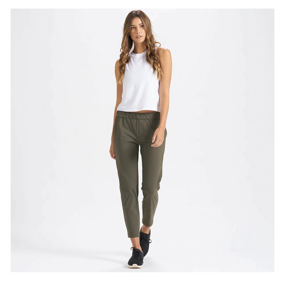 NWOT Vuori Mikes ankle pant